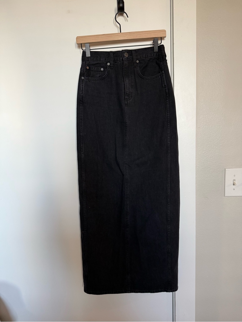 Aritzia Black Pencil Maxi Skirt